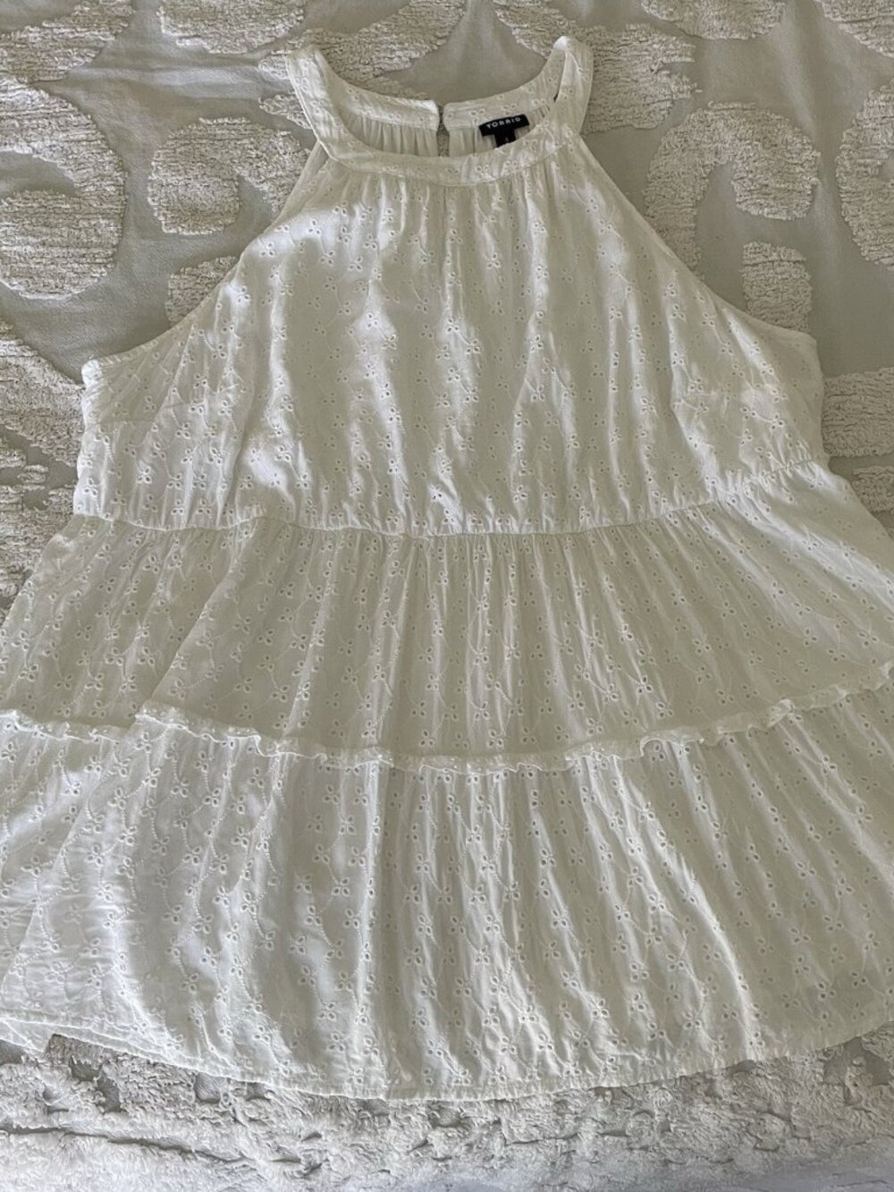 Torrid Size 3 White Sleeveless Babydoll Eyelet Top Halter Style Tiered Boho Prep